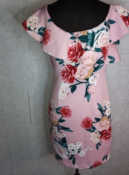 Guess womans convertible off the shoulder to one shoulder floral ruffle dress - Picture 13 of 16